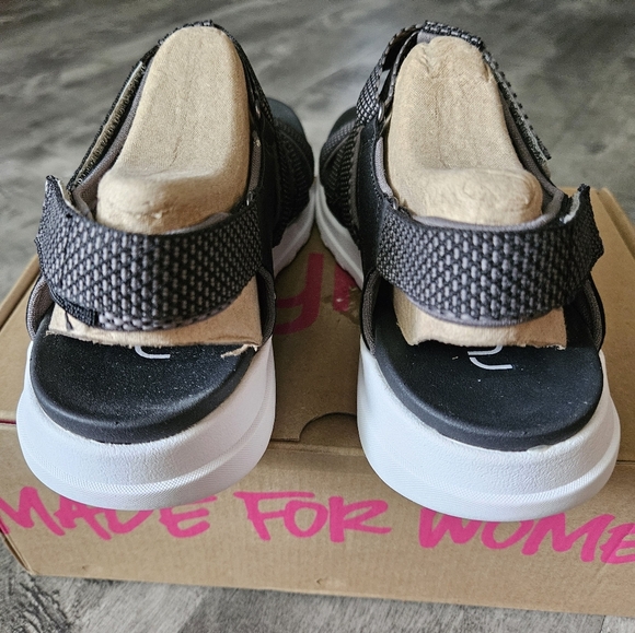 Ryka Iliana Sandals - Picture 4 of 6